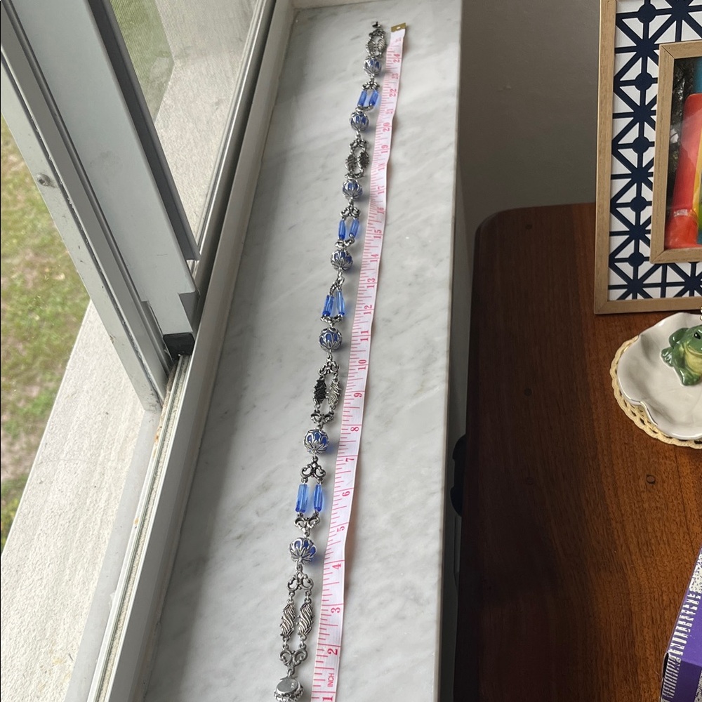 VINTAGE Elegant Silver Toned and Blue Beaded Necklace - Picture 6 of 8